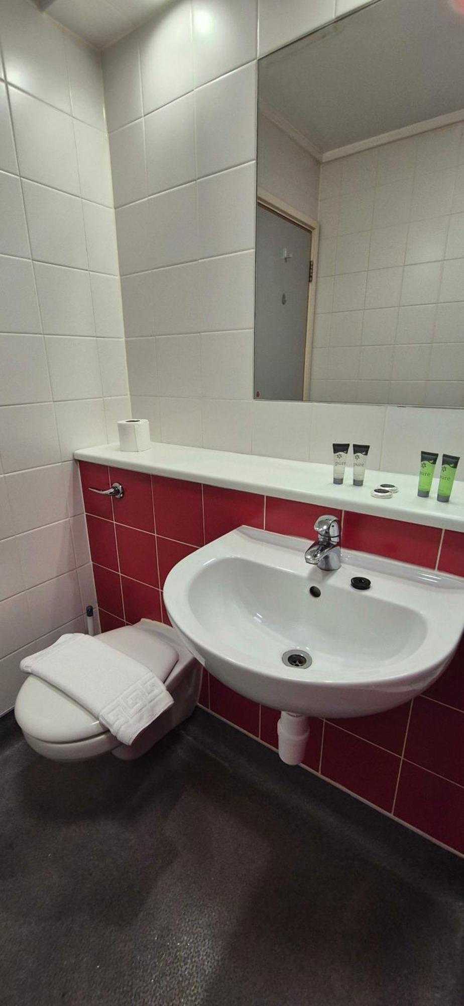 Spacious Budget In Centre Apartment Coventry