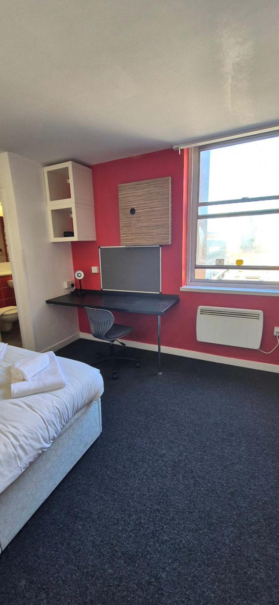 Spacious Budget In Centre Apartment Coventry