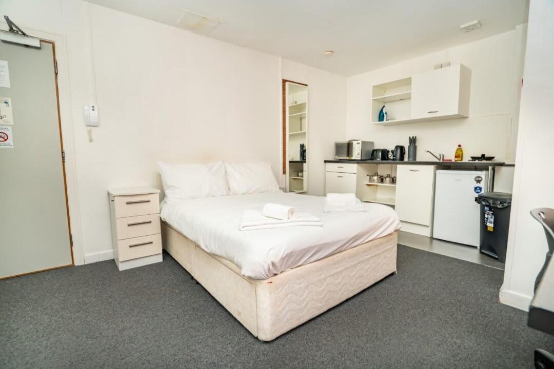 Spacious Budget In Centre * Coventry