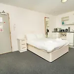 Spacious Budget Studio In Coventry City Centre